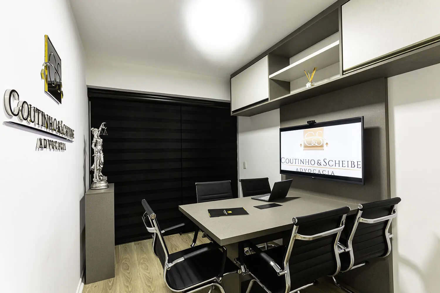 Sala de reunião, vista da mesa